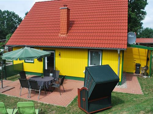 Holiday Home/Apartment - 6 persons -  - Katzenberg - 17209 - Zislow