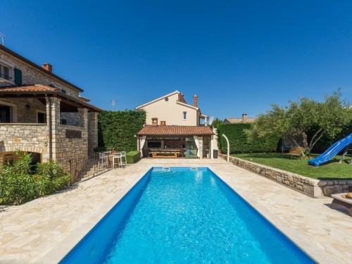 Holiday home - 14 persons -  - Labinci - 52464 - Labinci