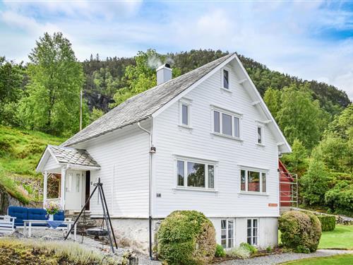 Sommerhus - 8 personer -  - Finnvikvegen - Finnvik/Vindafjorden - 4235 - Hebnes