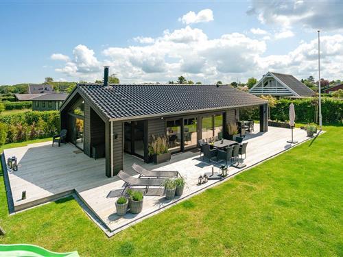 Feriehus - 8 personer -  - Engsvinget - Skåstrup - 5400 - Bogense