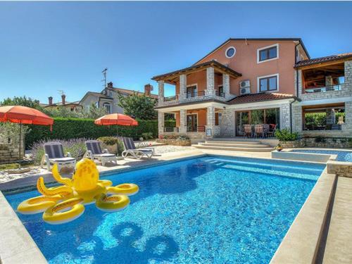 Holiday home - 15 persons -  - Piranska ulica - Umag-Plovanija - 52460 - Buje