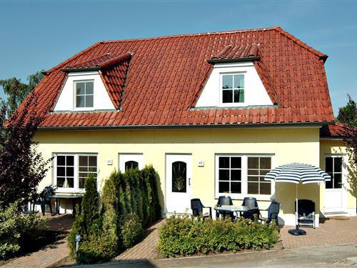 Holiday Home/Apartment - 4 persons -  - Ostseewellenweg - 18374 - Zingst