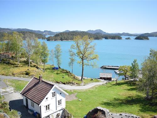 Holiday Home/Apartment - 8 persons -  - Straumøyvegen - 5554 - Valevåg