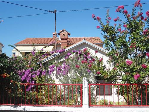 Holiday Home/Apartment - 5 persons -  - 52100 - Pomer