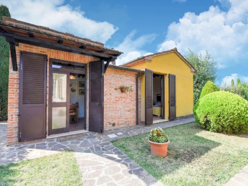 Ferienhaus - 3 Personen -  - 53045 - Acquaviva Montepulciano