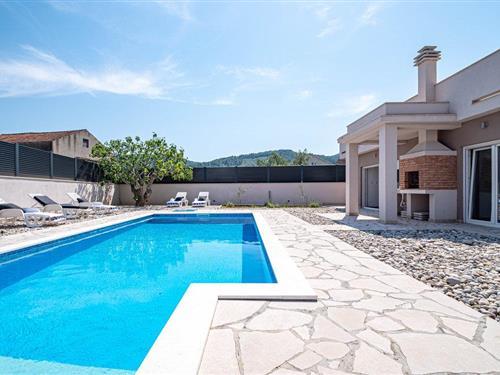 Holiday home - 10 persons -  - Ulica 75 br. - 20270 - Vela Luka