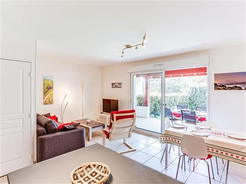 Holiday home - 6 persons -  - Saint Pée Sur Nivelle - 64310