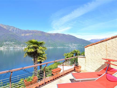 Holiday Home/Apartment - 3 persons -  - 21010 - Pino Sulla Sponda Sul Lag