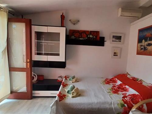 Holiday Home/Apartment - 2 persons -  - Omiš - 21310 - Omiš