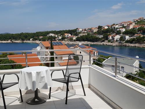 Holiday Home/Apartment - 6 persons -  - Bilo - 22202 - Bilo