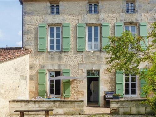 Holiday home - 8 persons -  - Rue des Tilleuls - 16250 - Chadurie