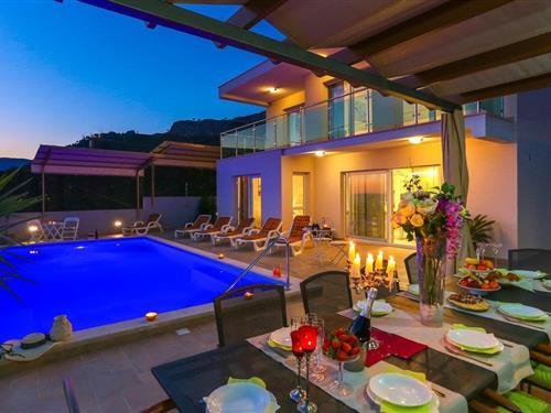 Holiday home - 10 persons -  - Setaliste D.Markovica - Split-Kucine - 21209 - Kucine