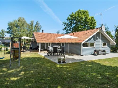 Holiday Home/Apartment - 6 persons -  - Fasanlunden - 7130 - Juelsminde