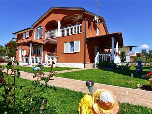 Holiday Home/Apartment - 5 persons -  - Valica 25 f - 52470 - Umag