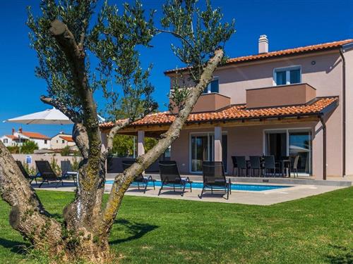 Holiday home - 8 persons -  - Put od Fortica - 52100 - Pula