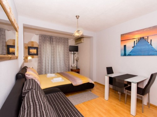 Ferieleilighet - 4 personer -  - 21223 - Okrug Gornji