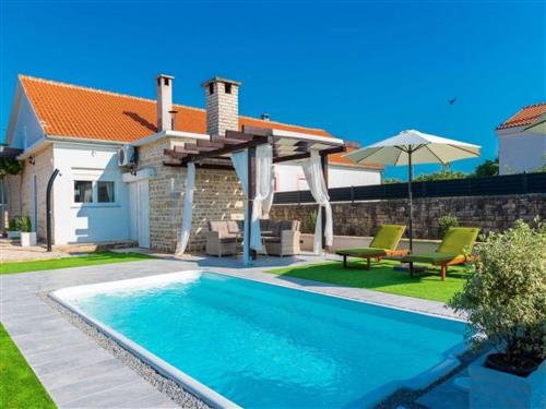 Holiday home - 5 persons -  - Pridraga - 23226