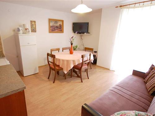 Holiday Home/Apartment - 4 persons -  - Njivice - 51512 - Njivice