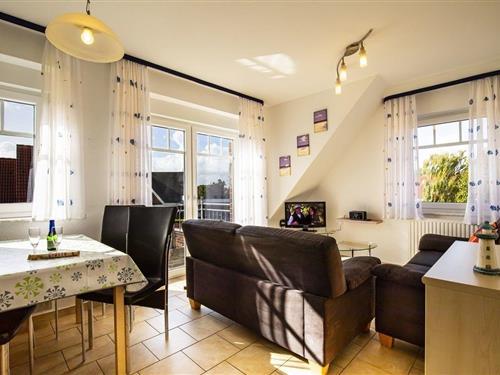 Holiday Home/Apartment - 5 persons -  - Gastriege - 26427 - Werdum