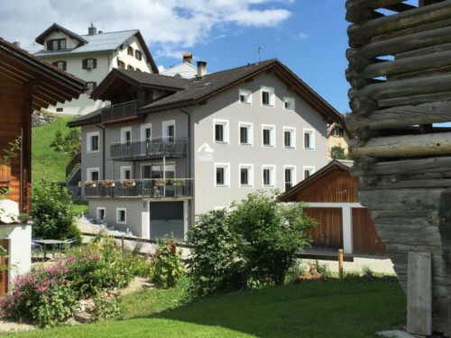 Ferieleilighet - 9 personer -  - Obersaxen Flond - 7137