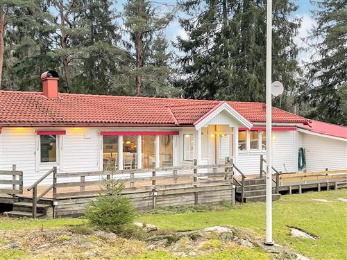 Holiday Home/Apartment - 6 persons -  - Mjösundet - 46012 - Prässebo