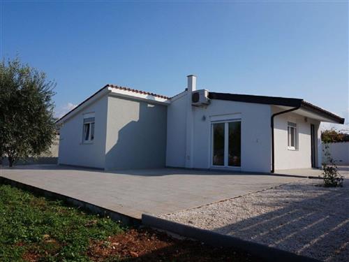 Holiday home - 4 persons -  - Pula - 52100