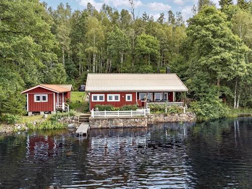 Sommerhus - 4 personer -  - Arnåsholm Strandhyddan - Gislaved - 33026 - Burseryd