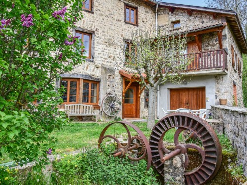 Holiday home - 6 persons -  - Place du lavoir - 63600 - Grandrif