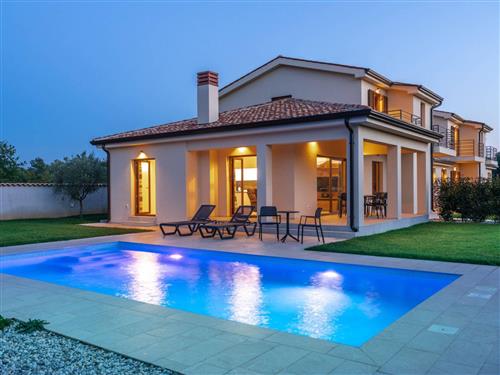 Holiday home - 7 persons -  - Porec - 52440