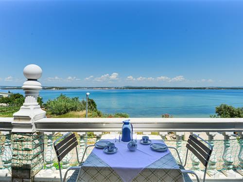 Holiday apartment - 2 persons -  - Tkon - 23212 - Tkon