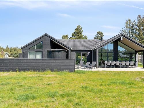 Sommerhus - 14 personer -  - Sandtoftevej - 6857 - Blåvand