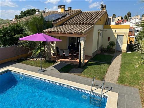 Holiday home - 6 persons -  - Carrer Teranyina No. - 17130 - L'escala
