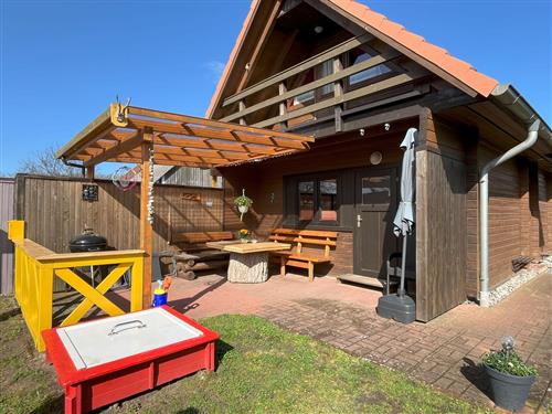 Ferieleilighet - 5 personer -  - Garten, überdachte Terrasse, 2 Schlafräume, Grill, Pkw-Stell - 18230 - Bastorf / Mechelsdorf