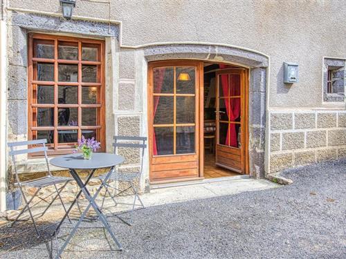 Holiday apartment - 3 persons -  - Rue du Tralfour - 12470 - Saint-Chely-D'aubrac