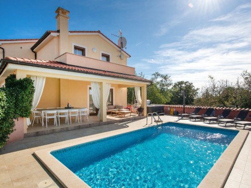 Holiday home - 8 persons -  - Krvavici - Pula-Krvavici - 52100 - Krvavici