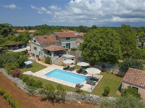 Holiday home - 8 persons -  - klarici - 52342 - Butkovici