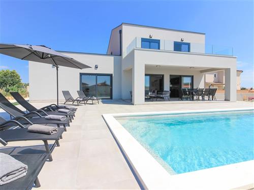 Holiday home - 8 persons -  - Bokordici - 52100