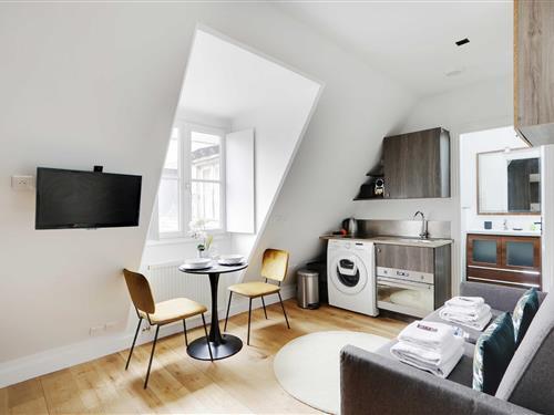 Holiday Home/Apartment - 2 persons -  - 75116 - Paris