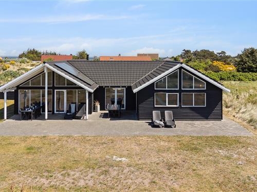 Sommerhus - 18 personer -  - Holmsland Klitvej - Nr. Lyngvig - 6960 - Hvide Sande