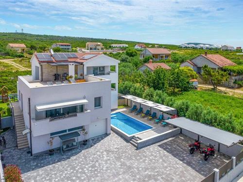 Sommerhus - 12 personer -  - Dr. Franje Tudmana - Zadar-Debeljak - 23000 - Zadar