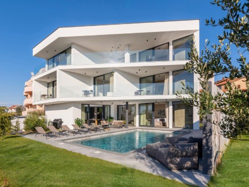 Holiday home - 10 persons -  - Kascuni - Pula-Stinjan - 52100 - Pula