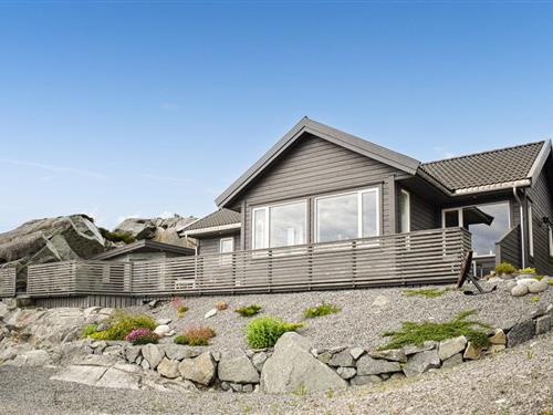 Sommerhus - 8 personer -  - Nordbøvegen - Sletto/Sveio - 5550 - Sveio