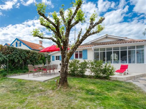 Holiday home - 8 persons -  - Soulac - 33780