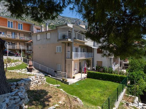 Holiday Home/Apartment - 6 persons -  - Stanici - 21310 - Stanici