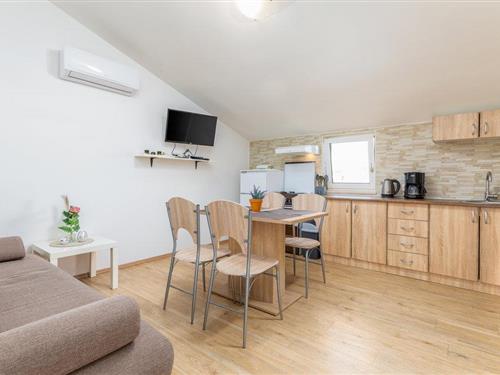 Holiday apartment - 5 persons -  - Caprinov Prilaz - 52100 - Pula