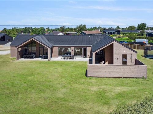 Sommerhus - 20 personer -  - Slåenvænget - Skåstrup - 5400 - Bogense