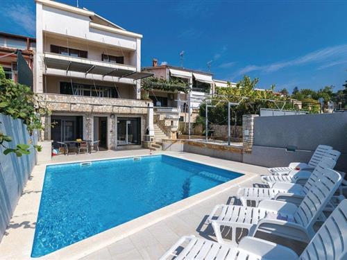 Holiday home - 18 persons -  - Benussijeva - 52100 - Pula