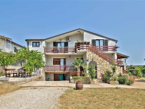 Holiday Home/Apartment - 6 persons -  - 52470 - Umag