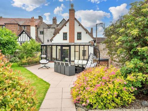 Holiday home - 8 persons -  - WV15 6AF - Bridgnorth