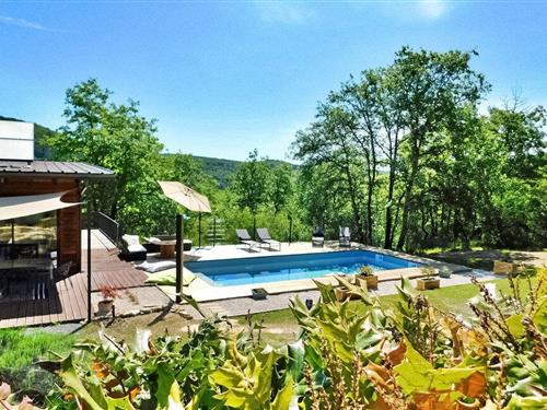 Holiday home - 8 persons -  - Lieu Dit La Riviere - 24290 - Saint Amand De Coly
